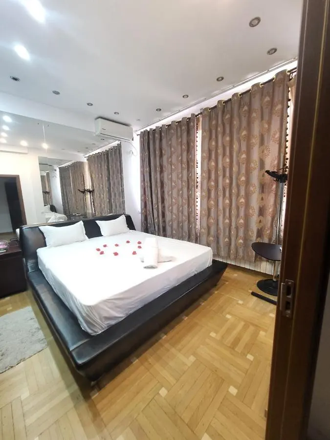 Ground Floor Mega Mall National Arena Monza Bucureşti