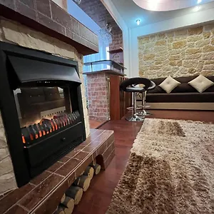 Apartament Modern Oasis With A Cozy Fireplace Your Stylish Minutes From Downtown, Bucureşti